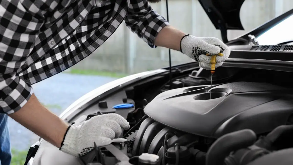 How to Check for Engine Oil Leaks